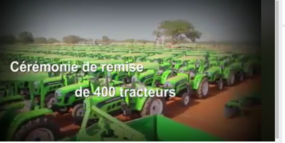 Cérémonie de remise de 400 tracteurs aux producteurs et pose de la première pierre de l’usine de montage de tracteurs