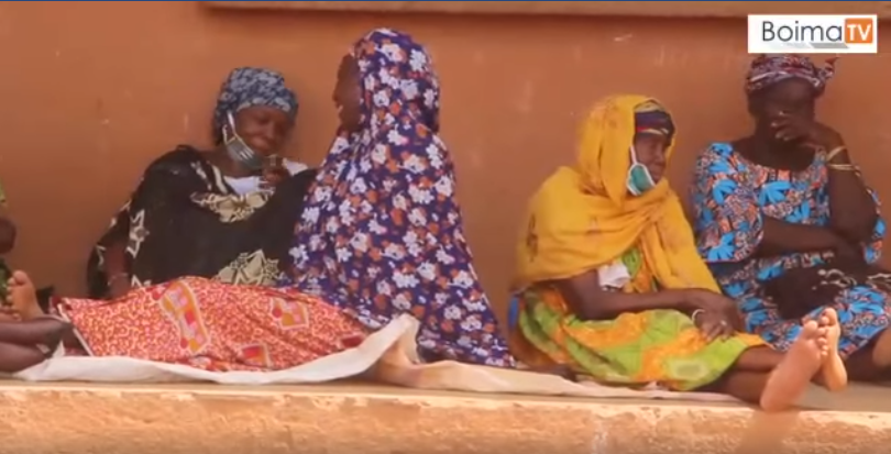 Fin de la série de dons de vivres du 1er Adjoint au Maire de l’arrondissement 1 de Ouagadougou, Adamou KAFANDO, avec les 150 ménages dans le besoin du quartier Gounghin Nord.