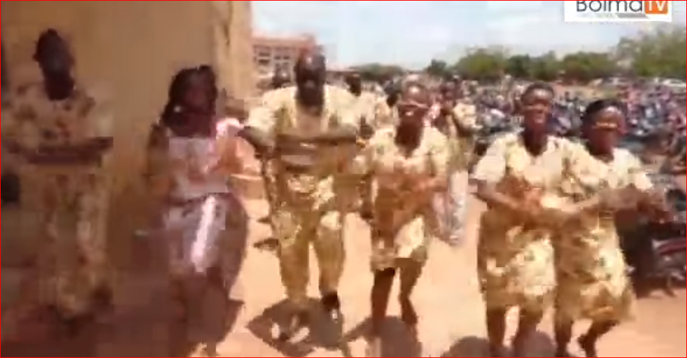 La troupe YINEZIOU de GOUNDI Version Gourounsi