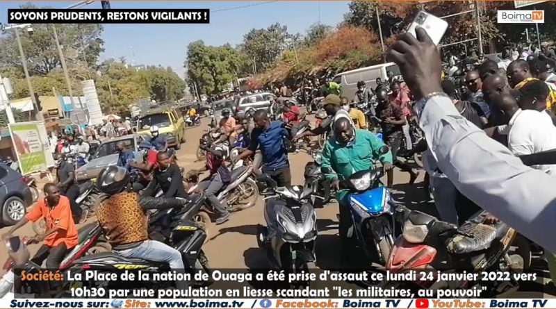 #Probable_putsch : Une foule en liesse aperçue à la Place de nation à Ouagadougou aux environs de 10h30 ce lundi 24 janvier 2022